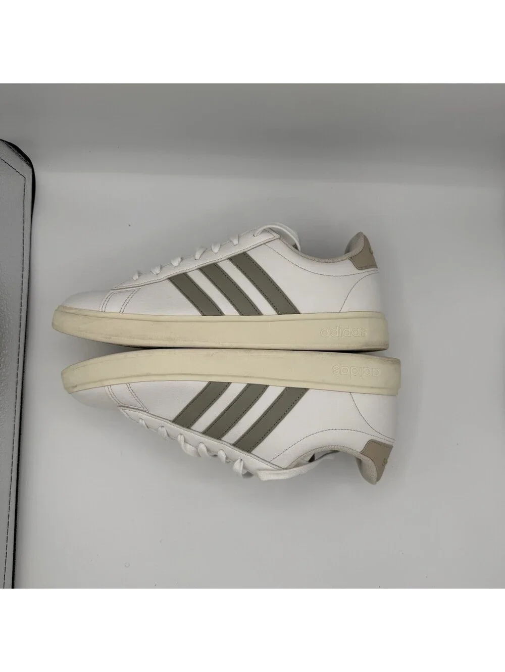 Adidas Mens Grand Court Cloudfoam 2.0 sneakers shoes White gray leather Sz 9.5